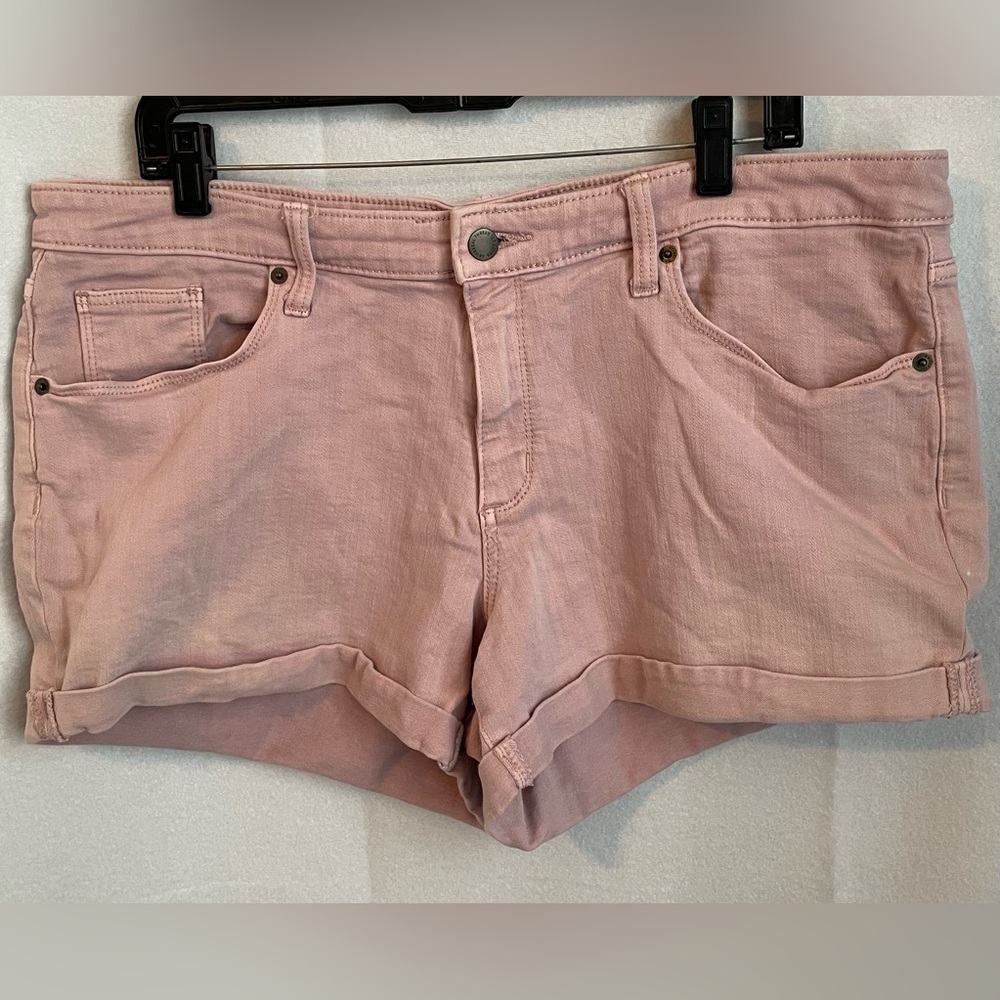 Universal Threads Pink Denim Shorts EUC Size 16
